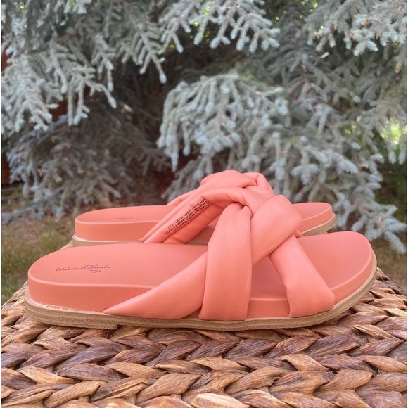 Women's Coral Pink Cosette Puffy Cross Strap Slide Flat Sandals - Size 8 - Picture 3 of 8